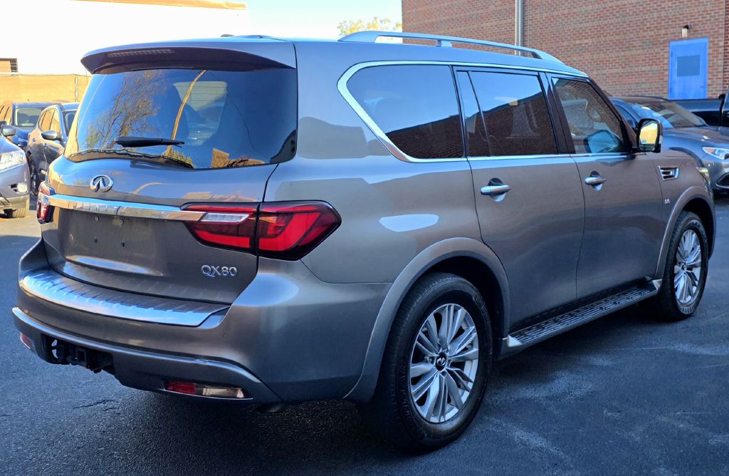 Photo 2 of this INFINITI QX80