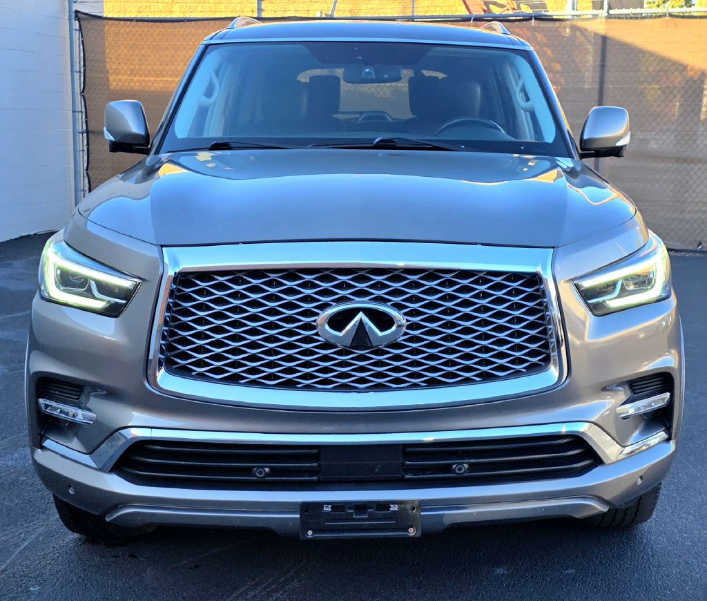 Photo 3 of this INFINITI QX80