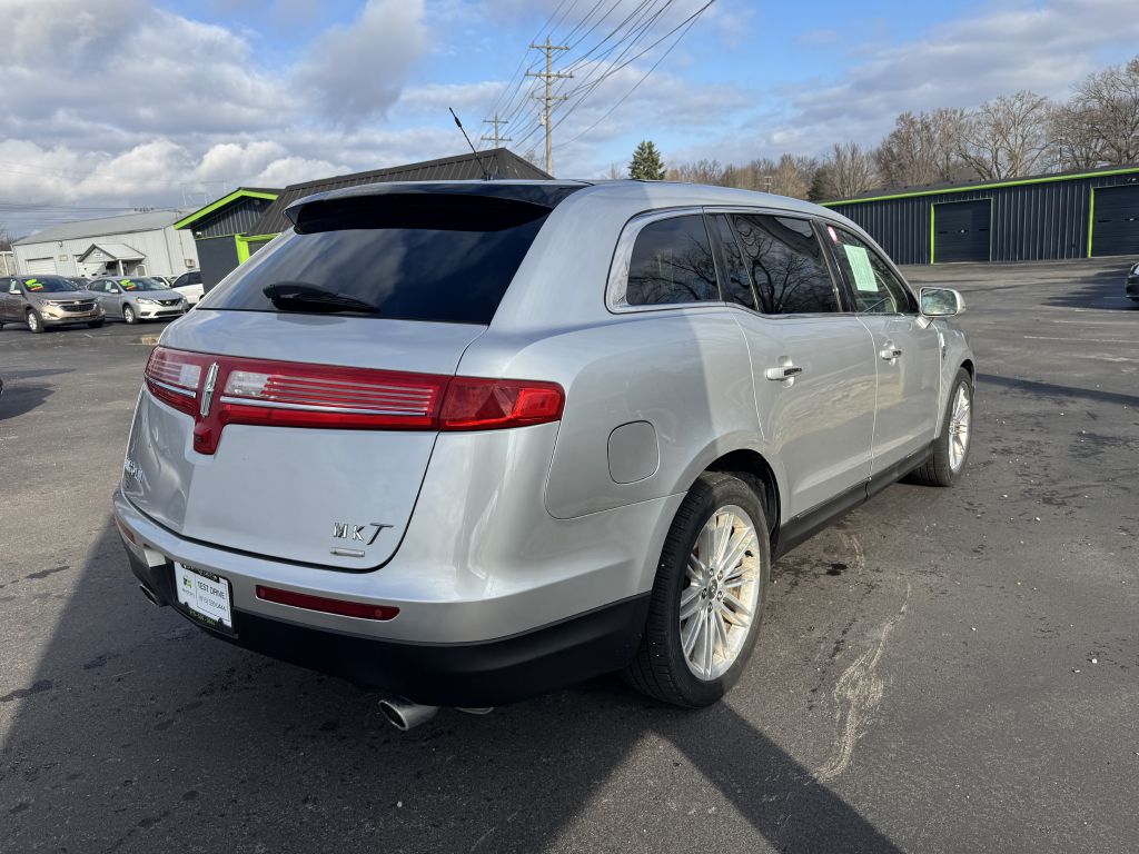 Photo 4 of this LINCOLN MKT