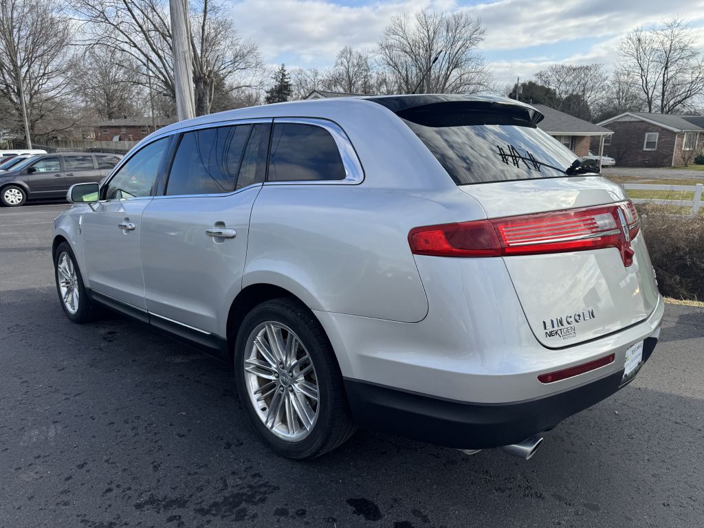 Photo 6 of this LINCOLN MKT