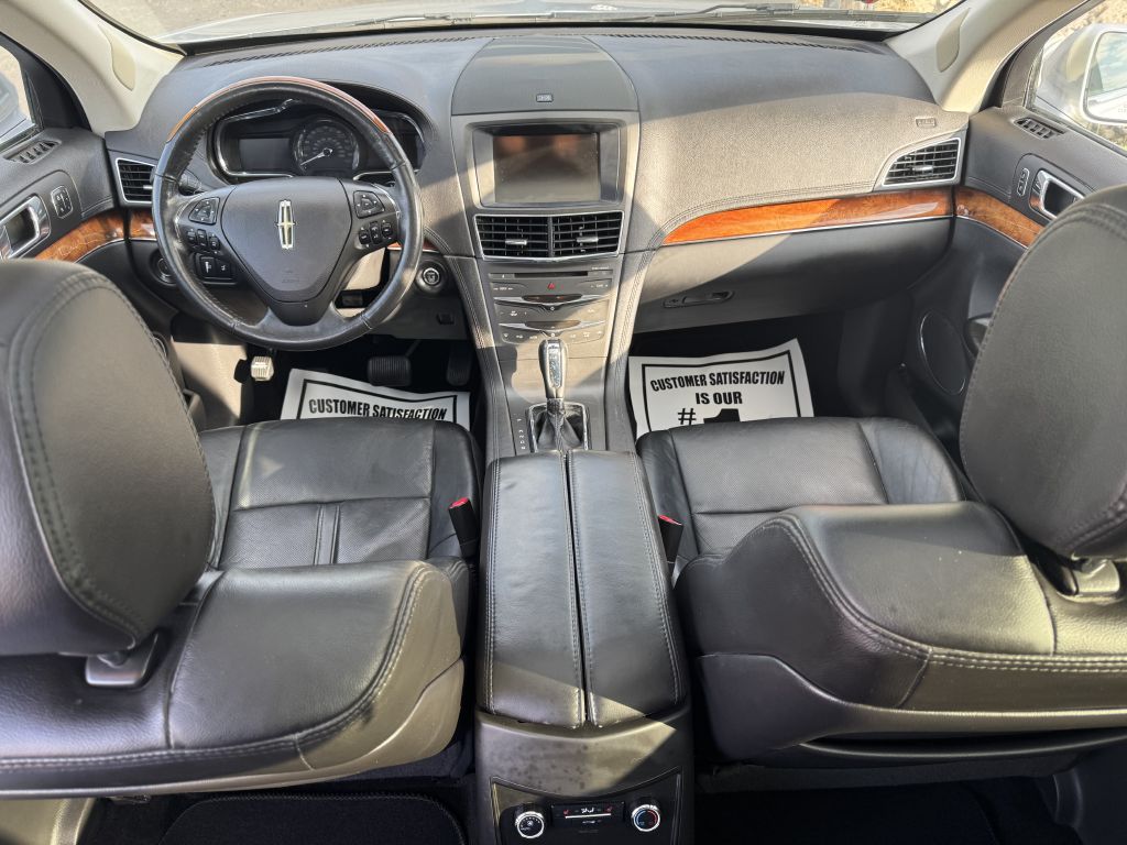 Photo 7 of this LINCOLN MKT