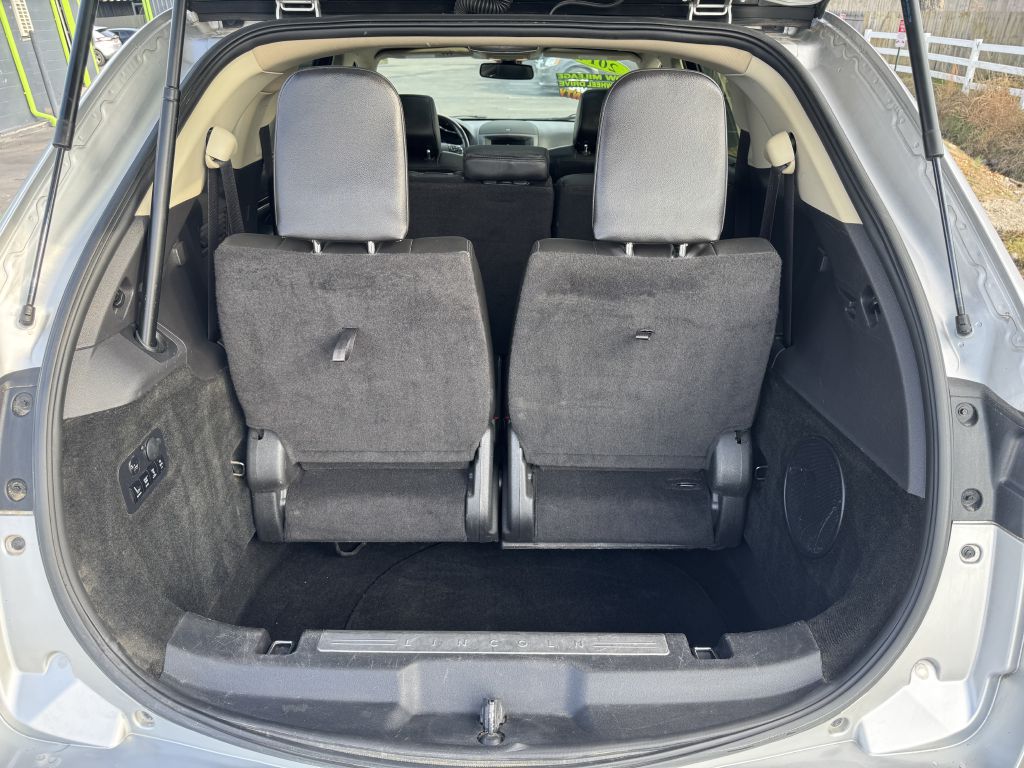 Photo 12 of this LINCOLN MKT