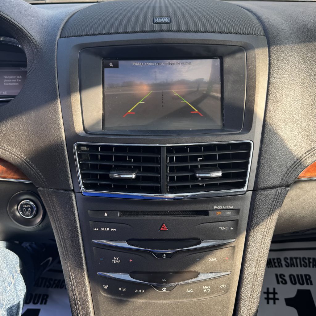 Photo 14 of this LINCOLN MKT
