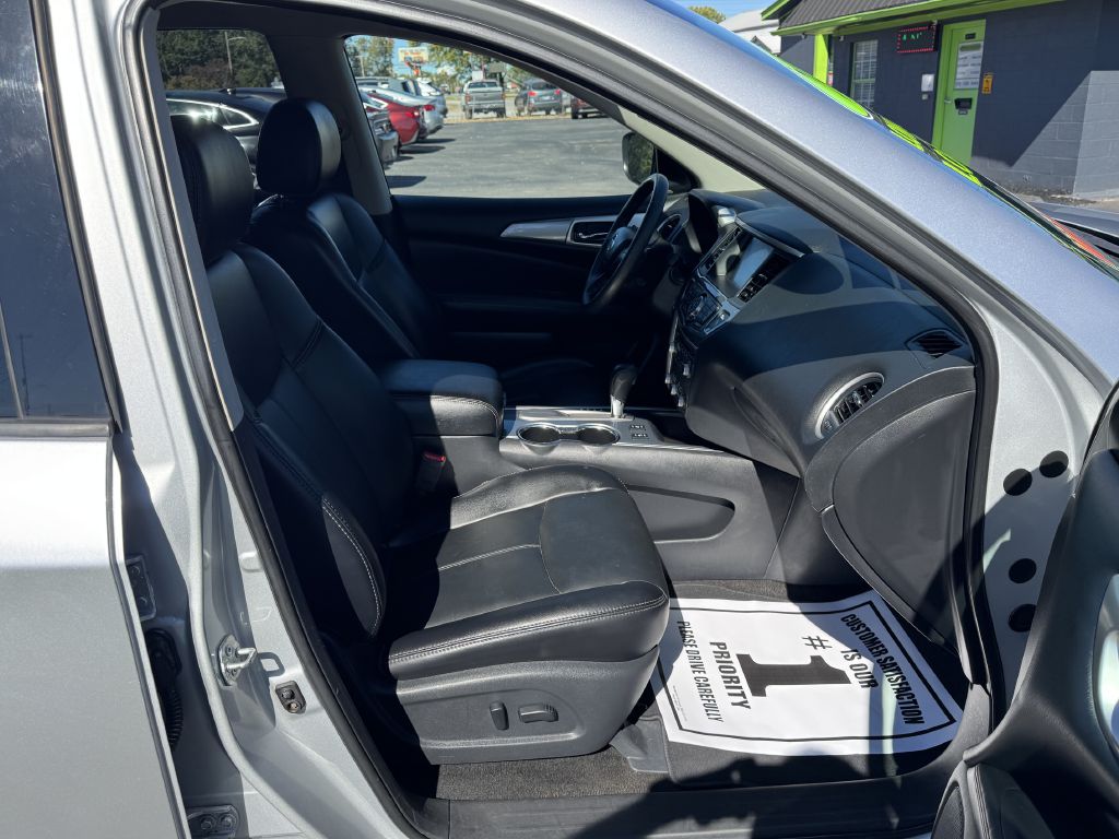 Photo 9 of this NISSAN PATHFINDER