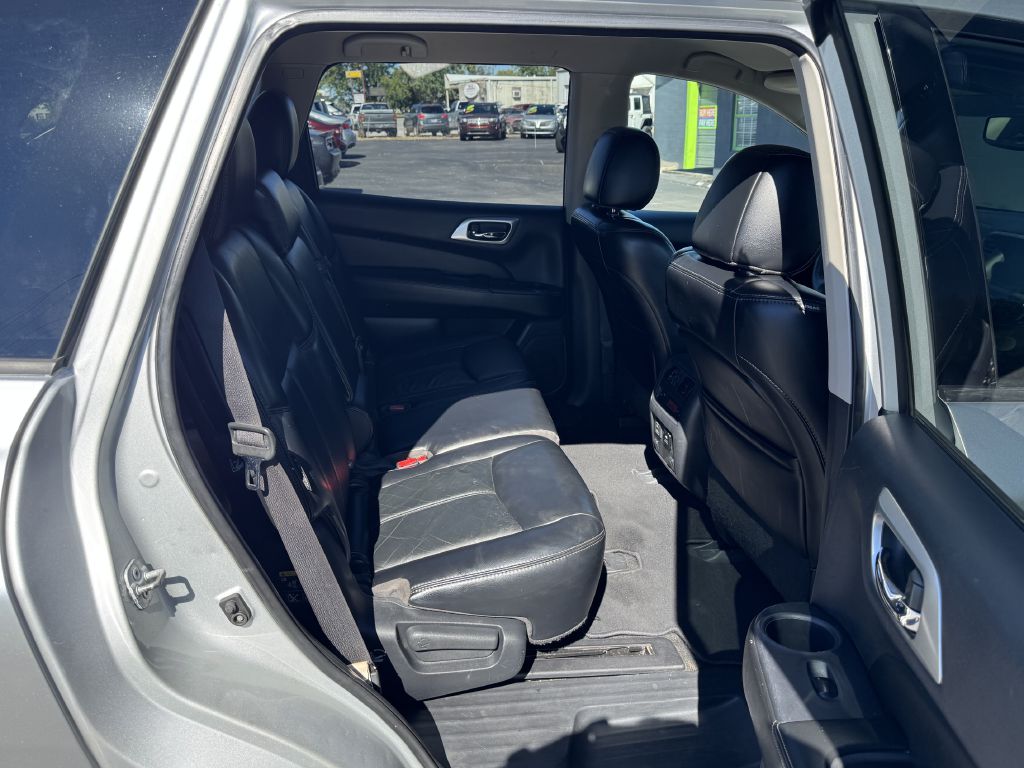 Photo 10 of this NISSAN PATHFINDER