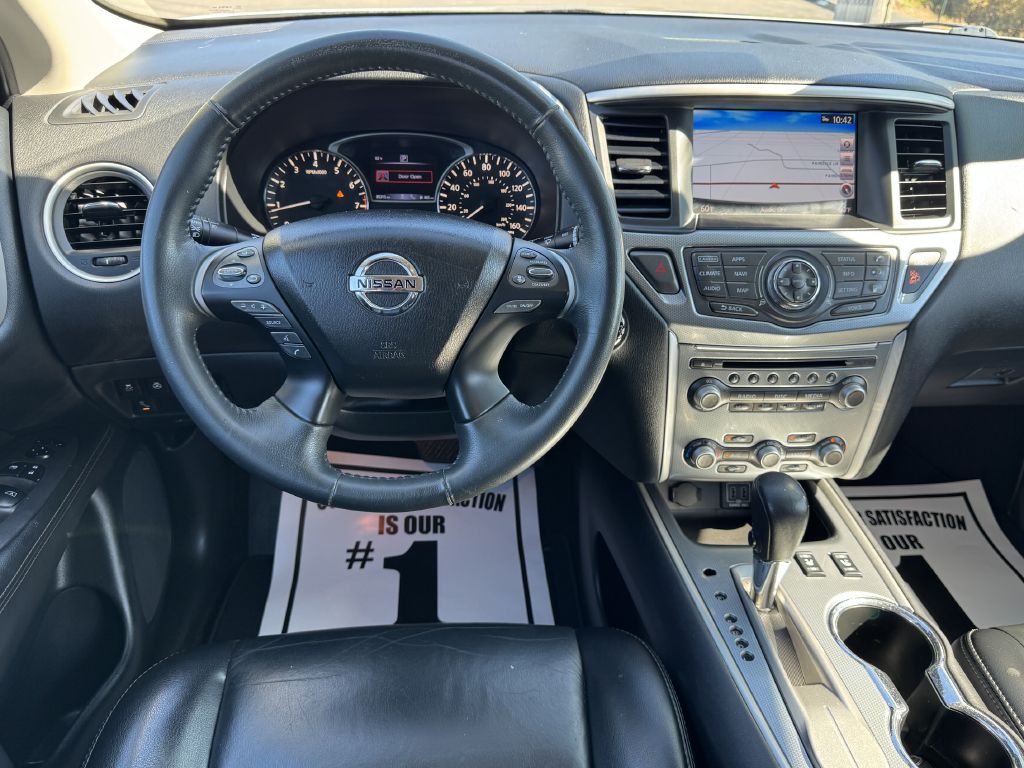 Photo 13 of this NISSAN PATHFINDER