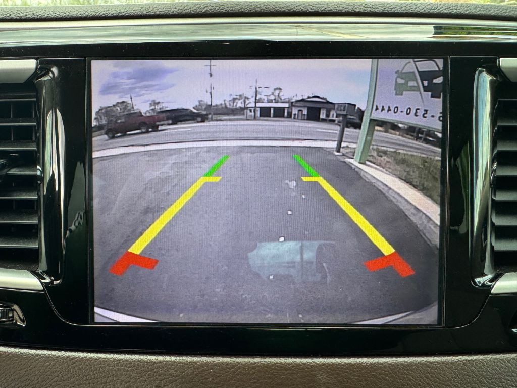 Photo 15 of this CHRYSLER PACIFICA