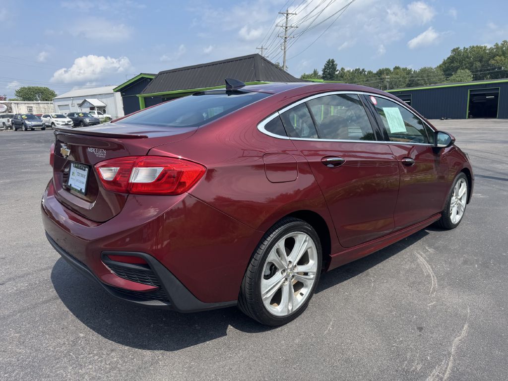 Photo 4 of this CHEVROLET CRUZE