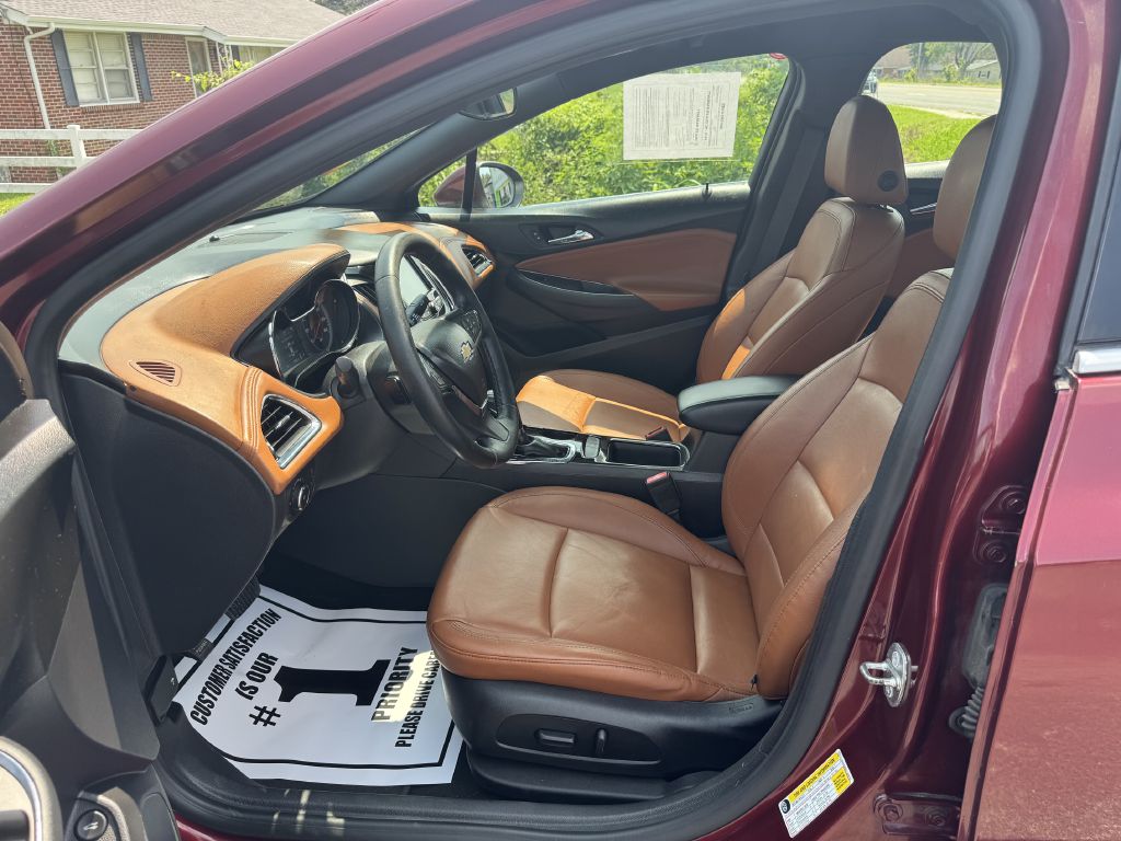Photo 8 of this CHEVROLET CRUZE