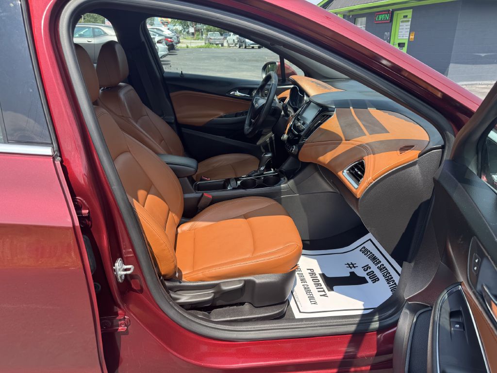 Photo 9 of this CHEVROLET CRUZE