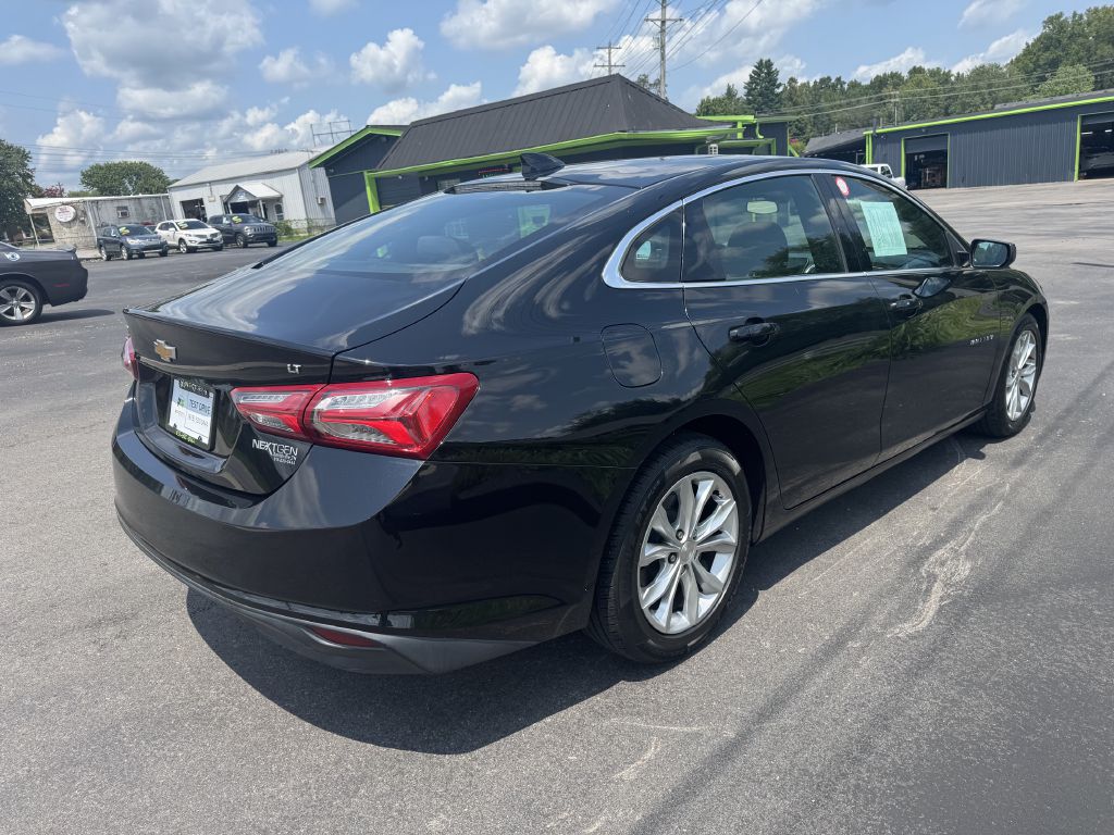Photo 4 of this CHEVROLET MALIBU