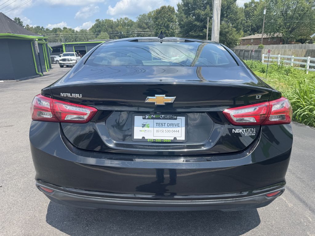 Photo 5 of this CHEVROLET MALIBU