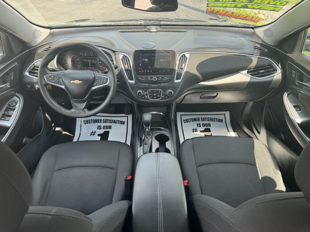 Photo 7 of this CHEVROLET MALIBU