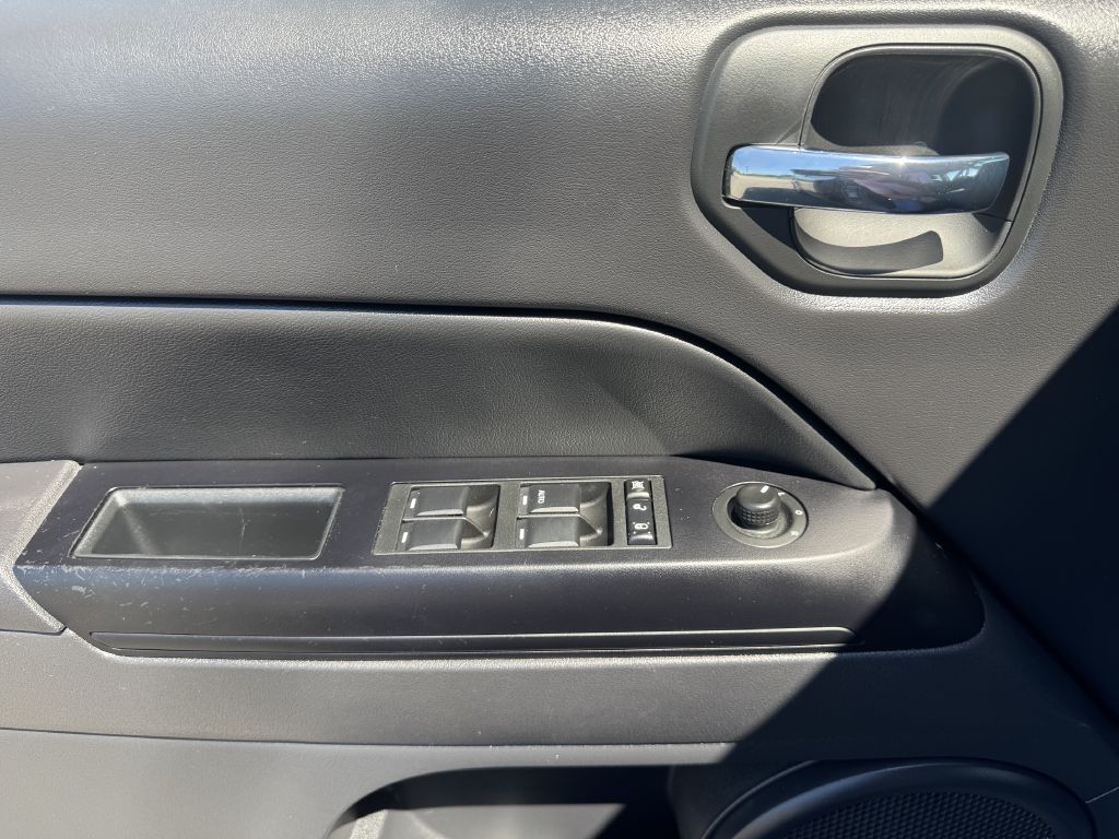 Photo 15 of this JEEP PATRIOT