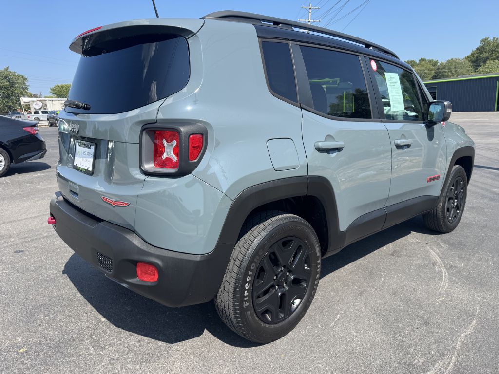 Photo 4 of this JEEP RENEGADE