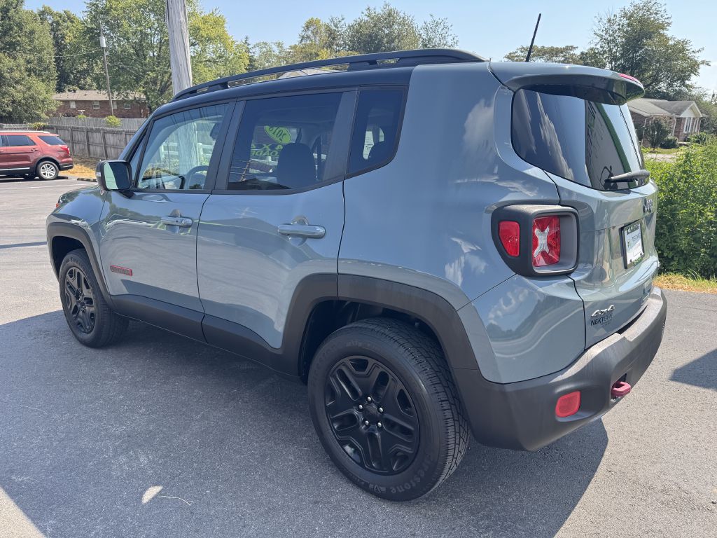 Photo 6 of this JEEP RENEGADE