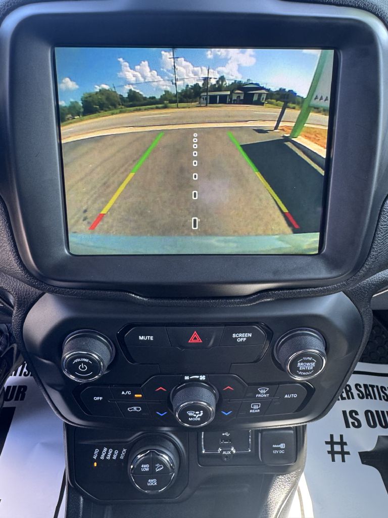 Photo 14 of this JEEP RENEGADE