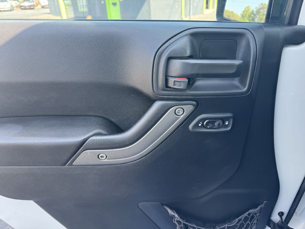 Photo 13 of this JEEP WRANGLER UNLIMI