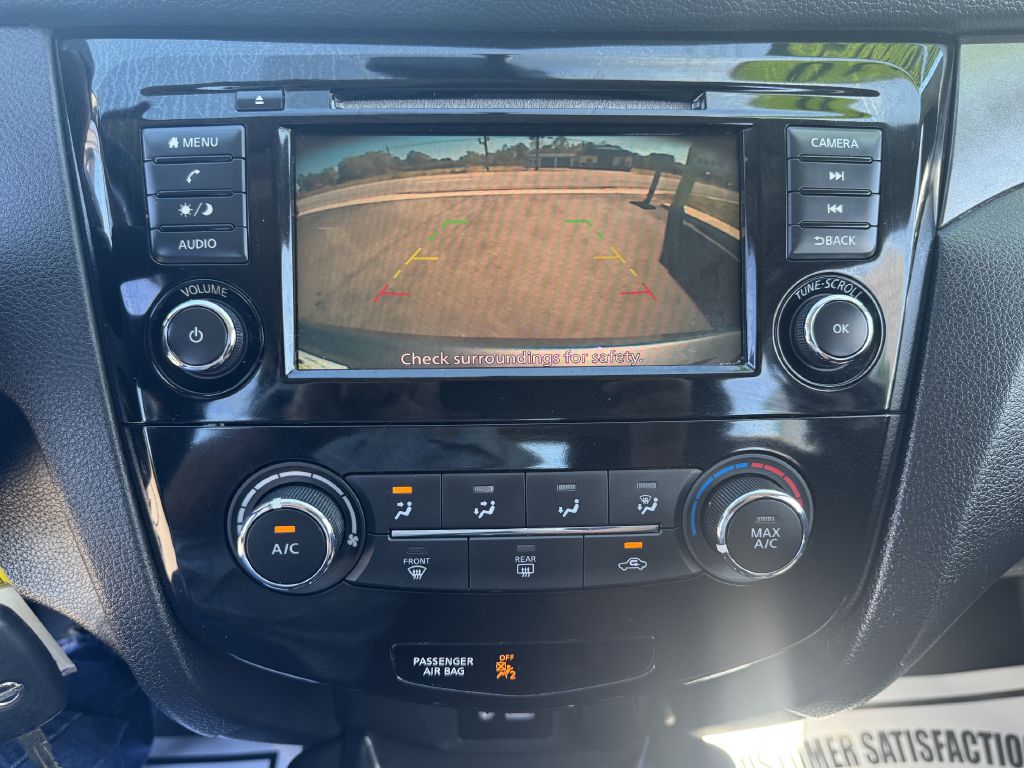 Photo 13 of this NISSAN ROGUE SPORT