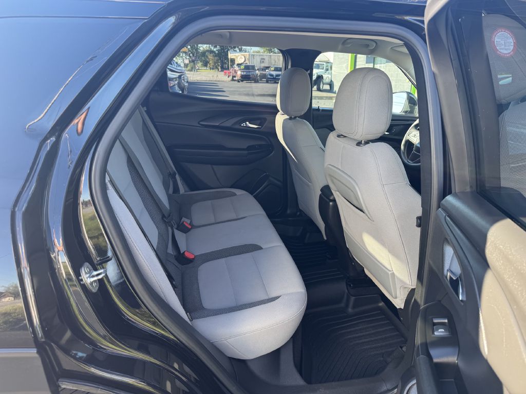 Photo 9 of this CHEVROLET TRAILBLAZER