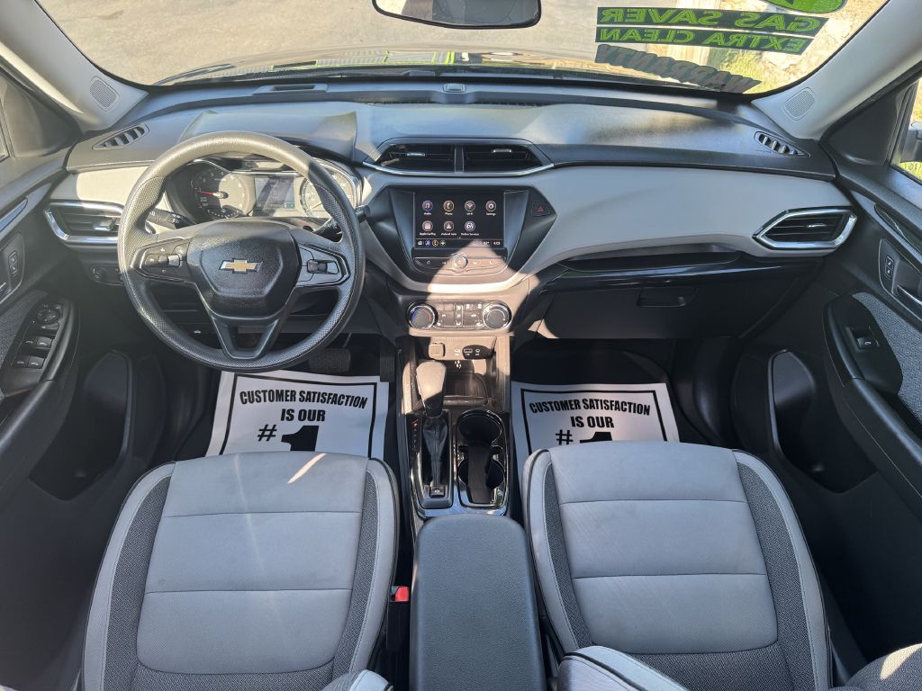 Photo 11 of this CHEVROLET TRAILBLAZER