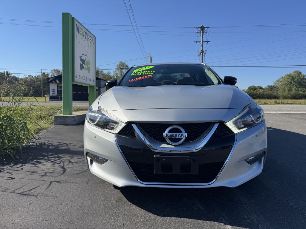 Photo 2 of this NISSAN MAXIMA