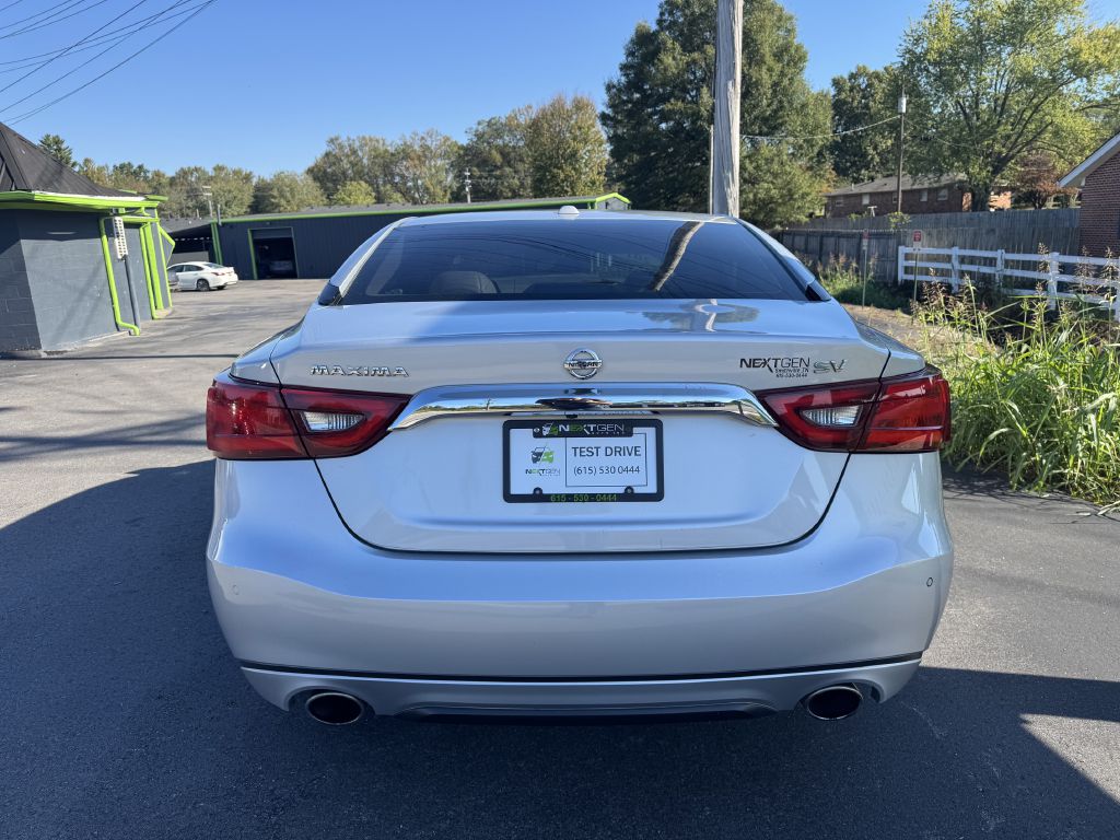 Photo 5 of this NISSAN MAXIMA