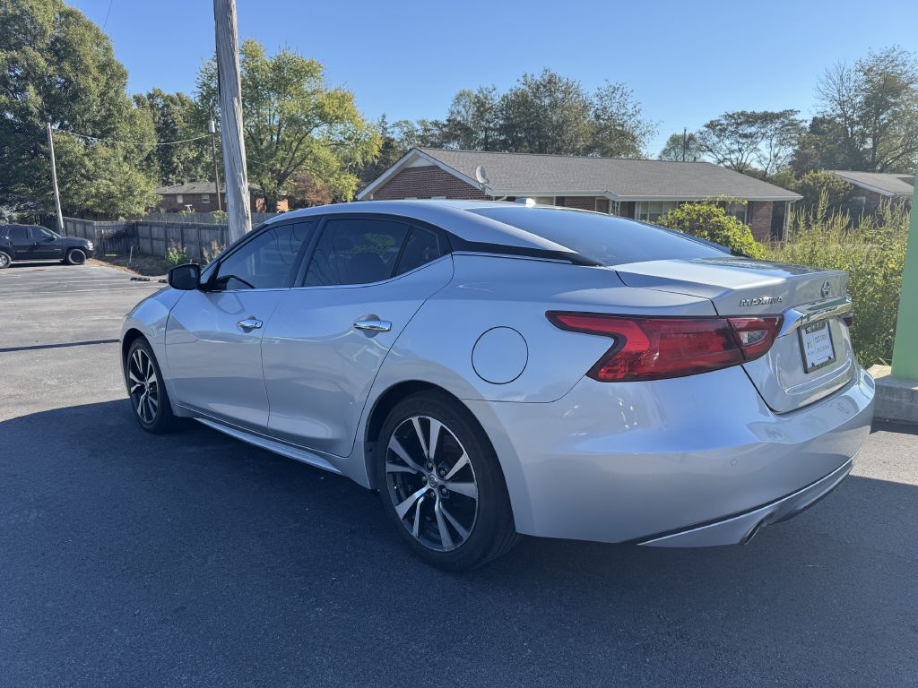Photo 6 of this NISSAN MAXIMA
