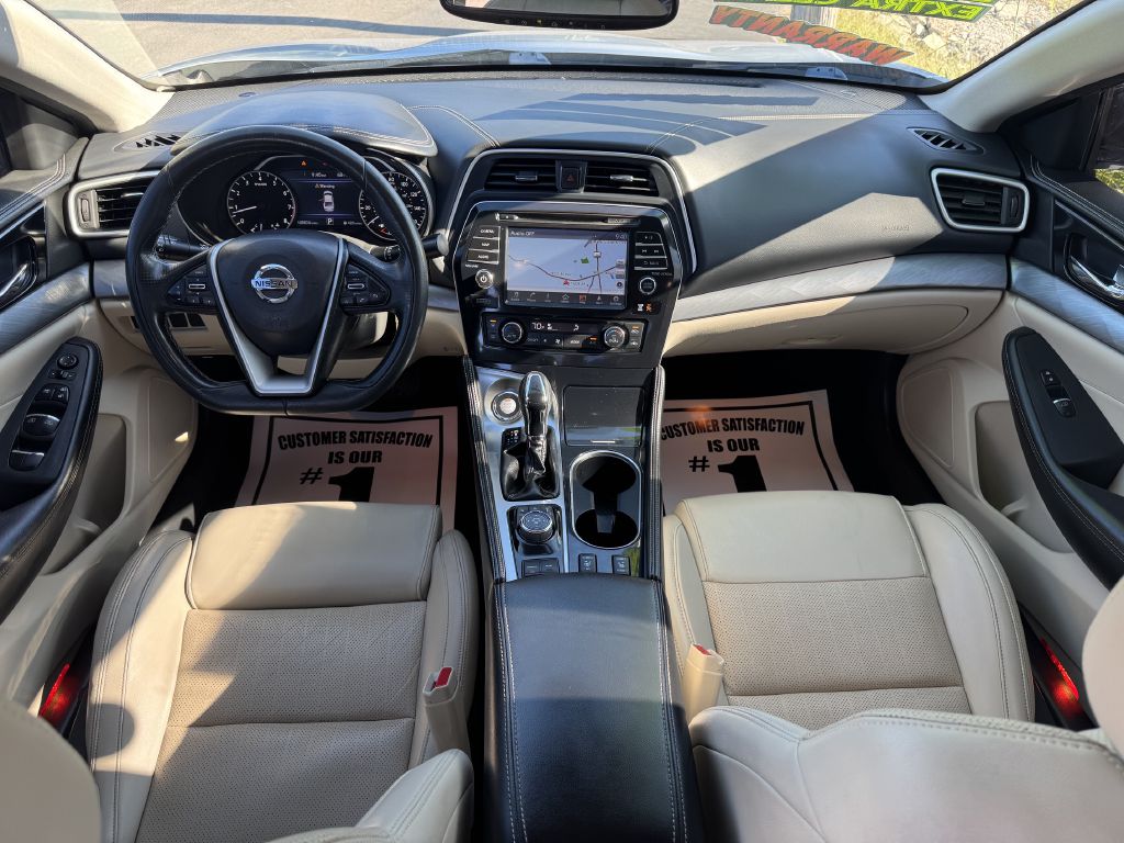 Photo 7 of this NISSAN MAXIMA