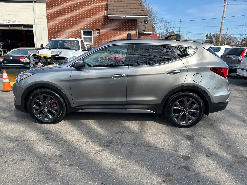 Photo 2 of this HYUNDAI SANTA FE SPORT
