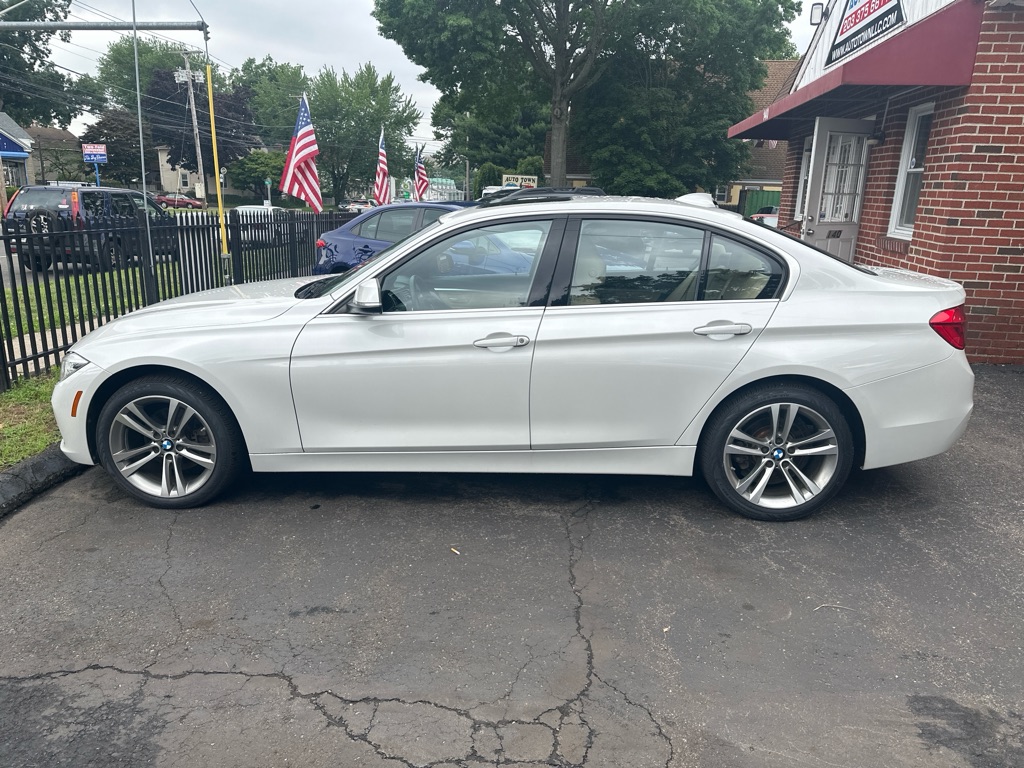 Photo 2 of this BMW 330