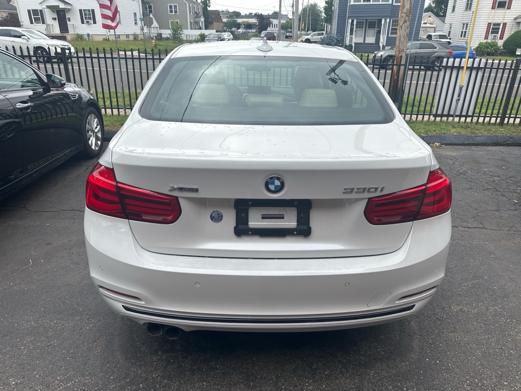 Photo 4 of this BMW 330