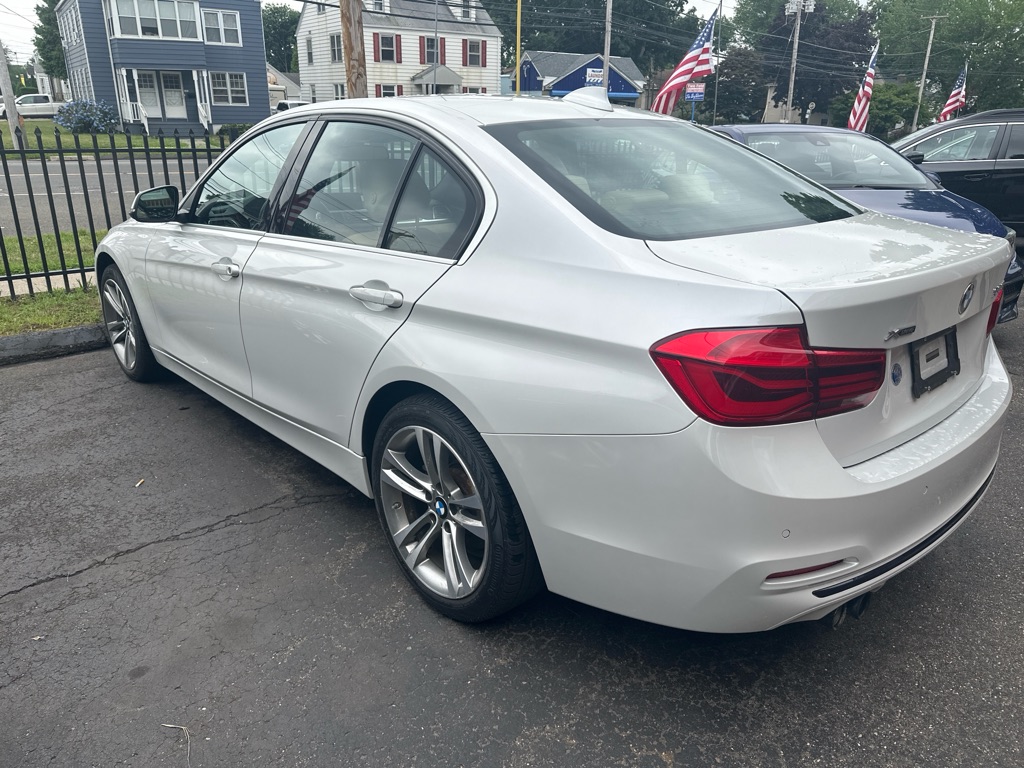 Photo 3 of this BMW 330