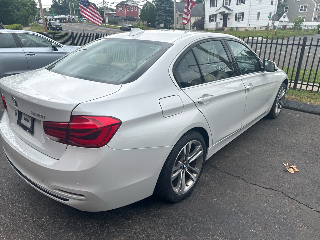 Photo 5 of this BMW 330