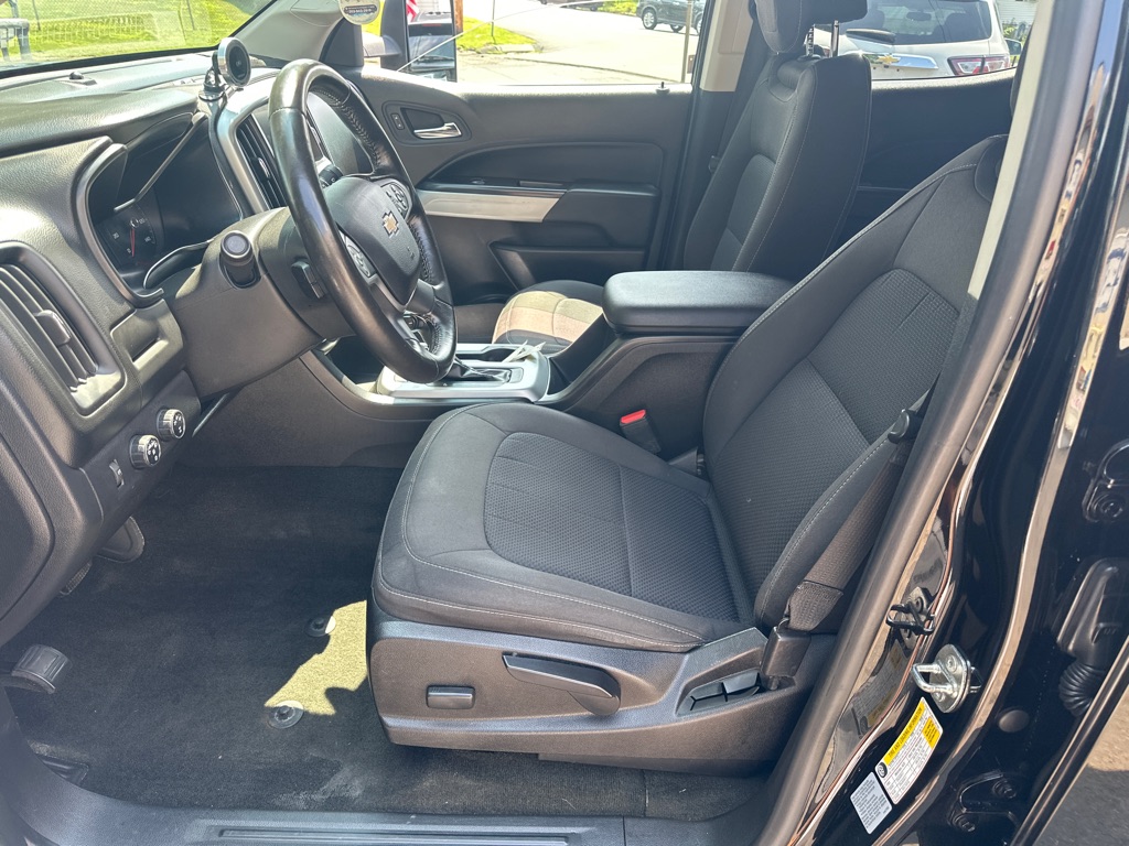 Photo 10 of this CHEVROLET COLORADO