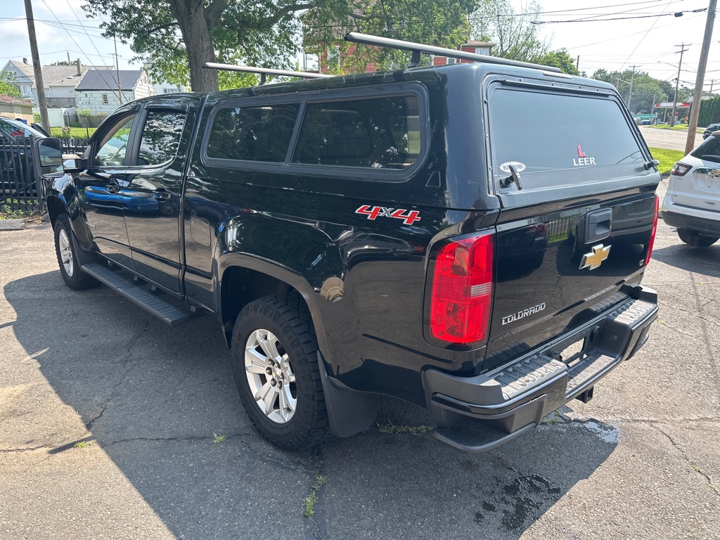 Photo 3 of this CHEVROLET COLORADO