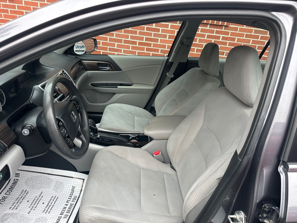 Photo 8 of this HONDA ACCORD