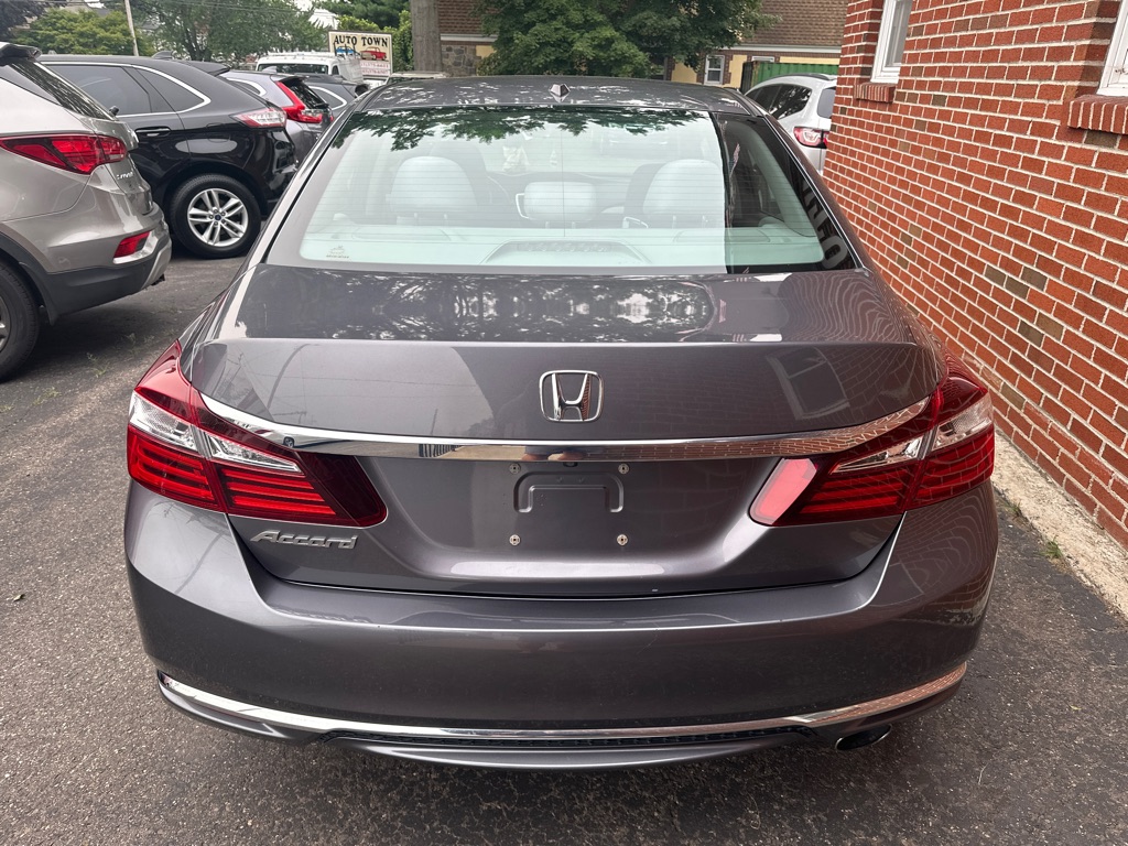 Photo 4 of this HONDA ACCORD