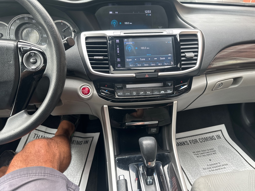 Photo 11 of this HONDA ACCORD