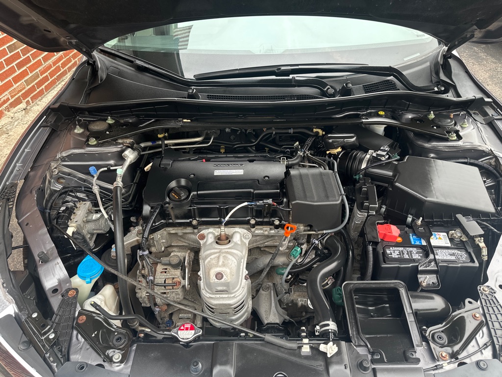 Photo 13 of this HONDA ACCORD