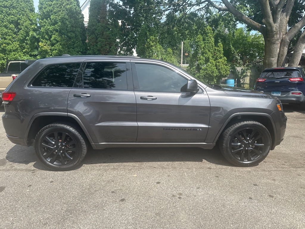 Photo 6 of this JEEP GRAND CHEROKEE