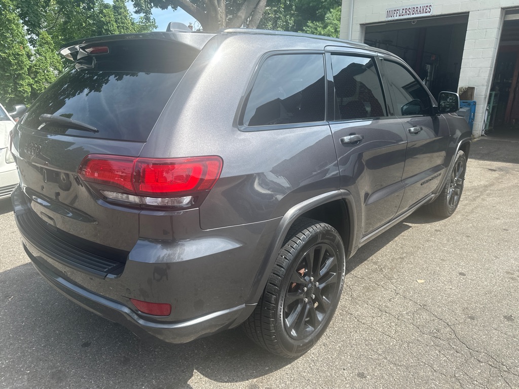 Photo 5 of this JEEP GRAND CHEROKEE