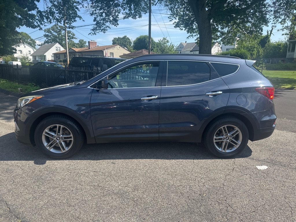 Photo 2 of this HYUNDAI SANTA FE SPORT