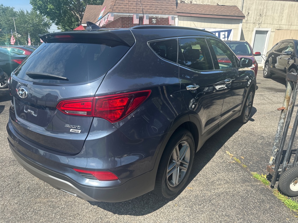 Photo 5 of this HYUNDAI SANTA FE SPORT