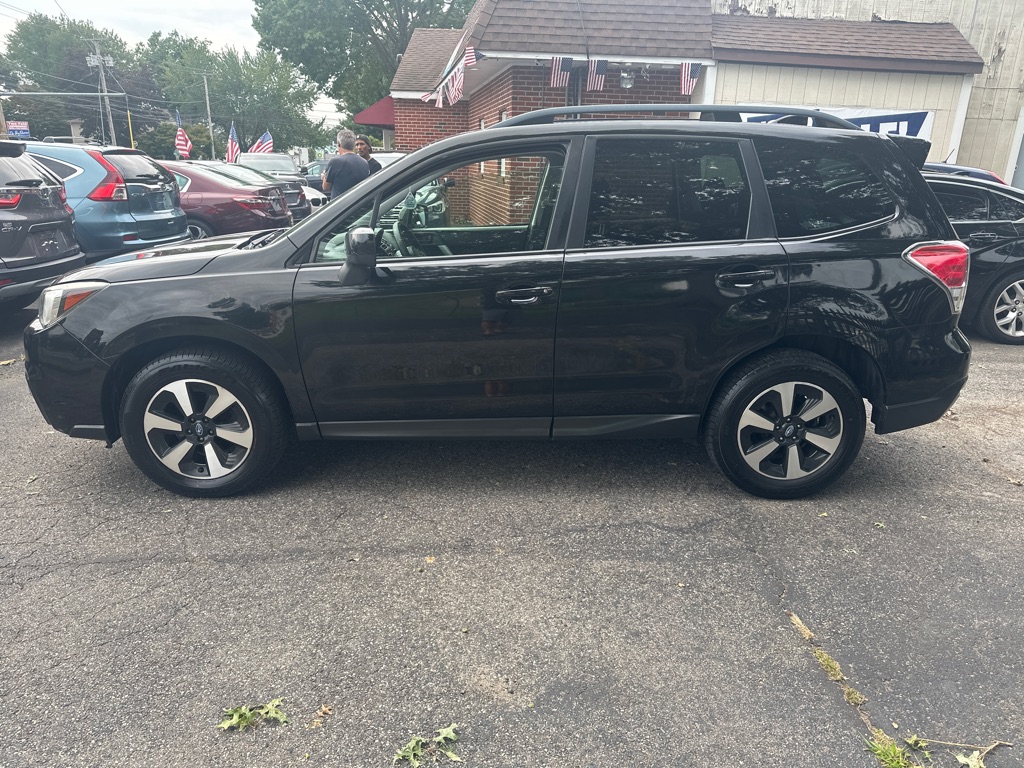 Photo 2 of this SUBARU FORESTER