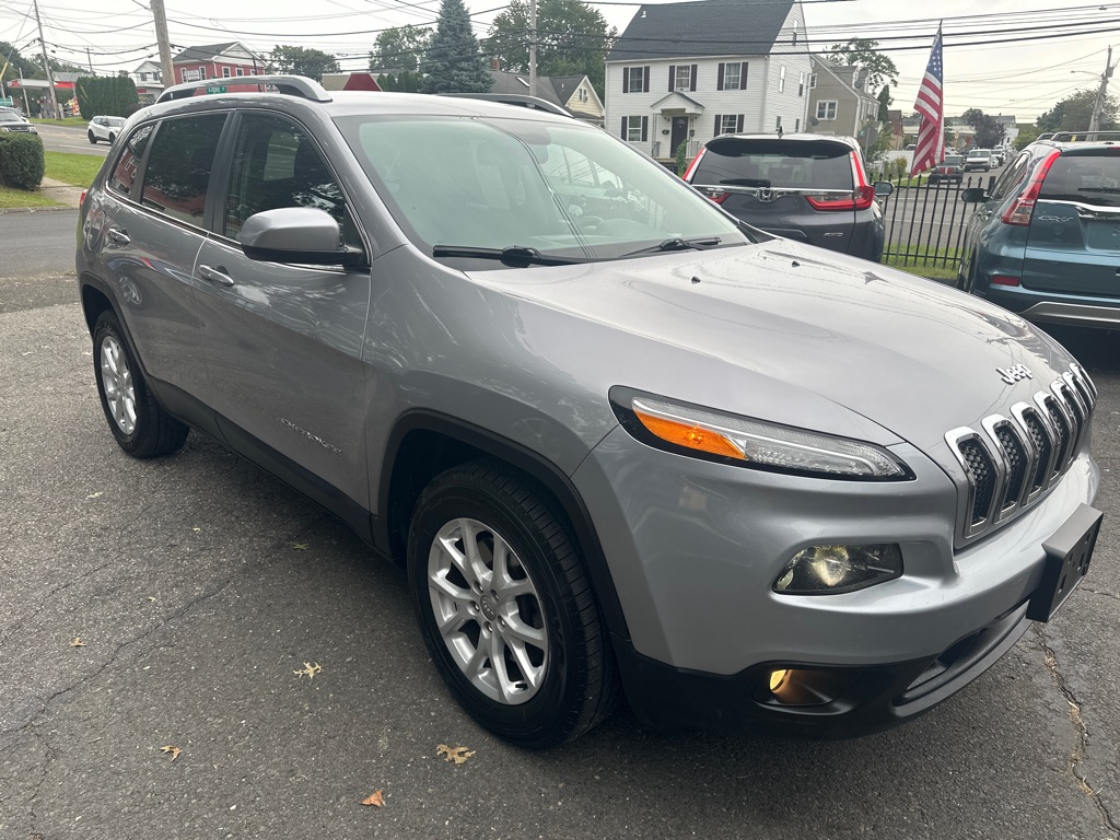 Photo 6 of this JEEP CHEROKEE