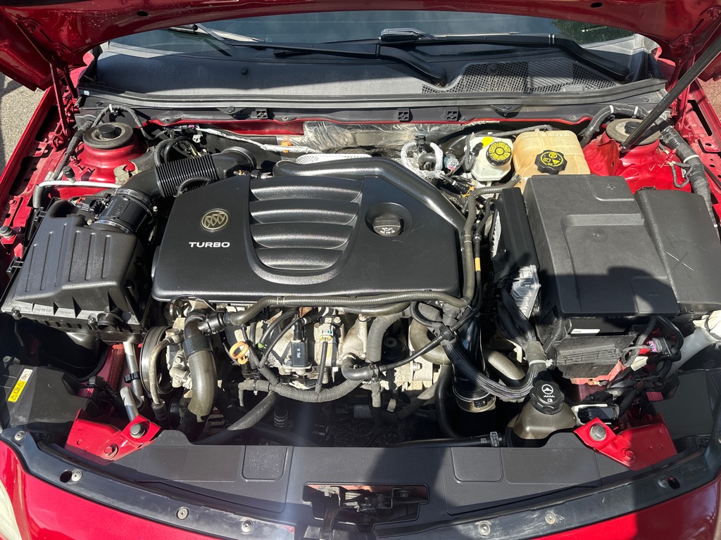 Photo 14 of this BUICK REGAL