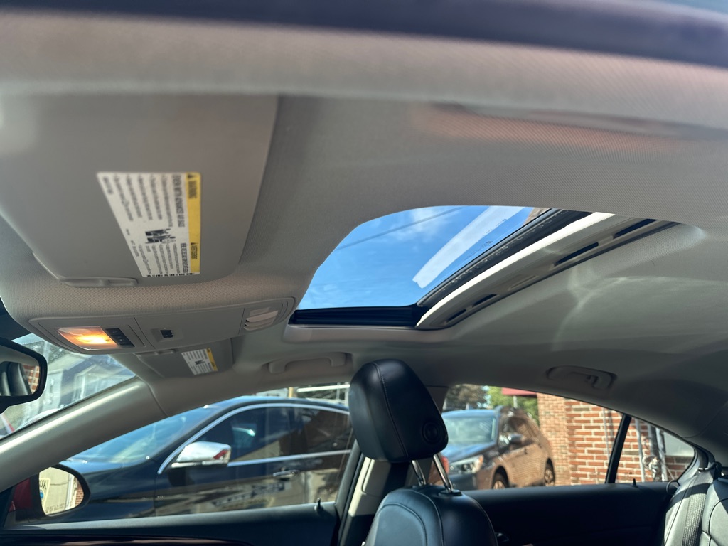 Photo 12 of this BUICK REGAL