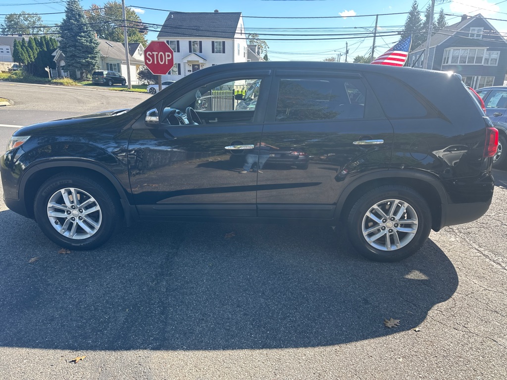 Photo 2 of this KIA SORENTO