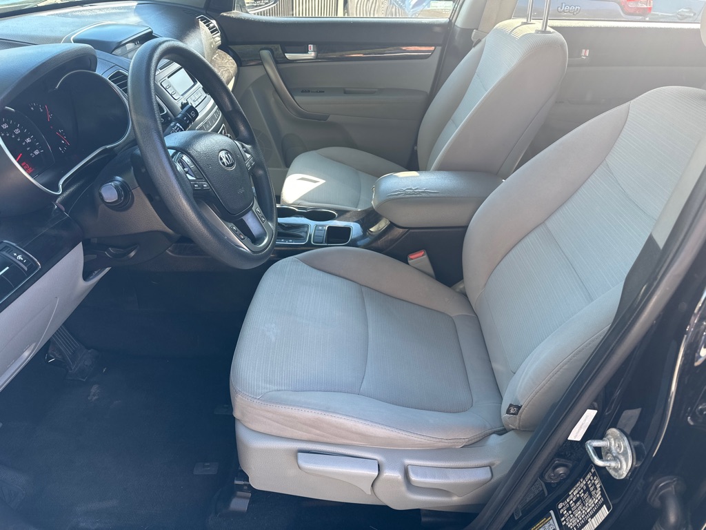Photo 9 of this KIA SORENTO